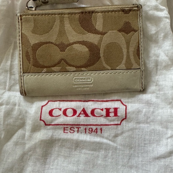Coach cardholder and keychain - Picture 2 of 3